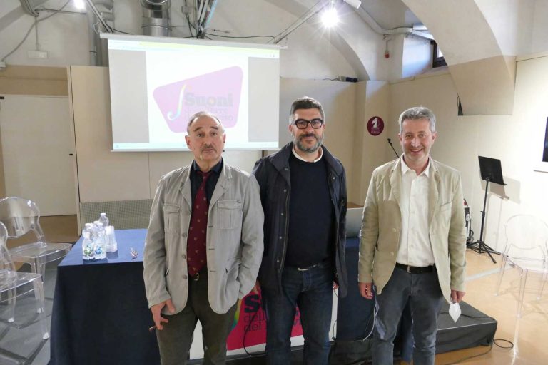 Sergio Berardo, Mauro Calderoni e Enrico Miolano al termine della conferenza stampa di presentazione di “Suoni delle Terre del Monviso”